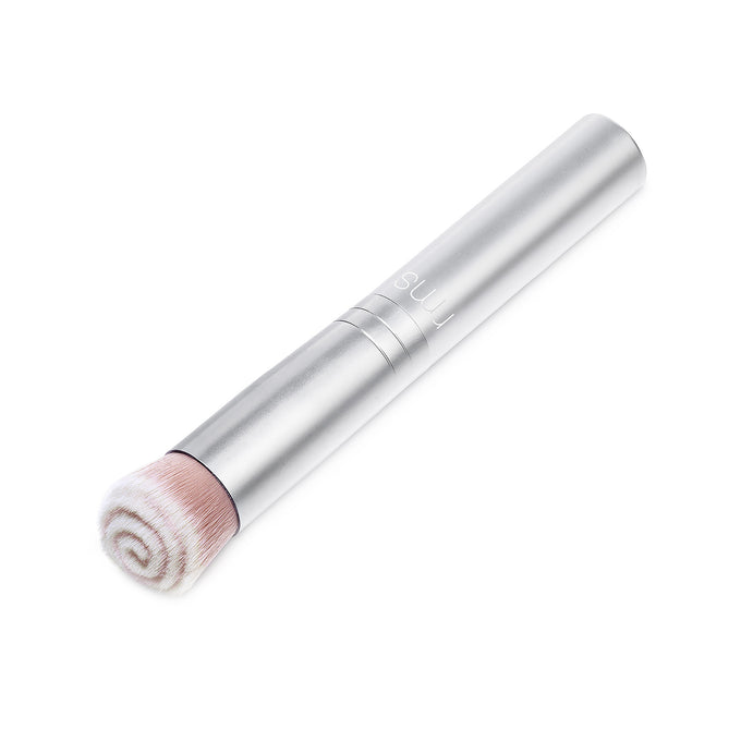 RMS Beauty-Skin2Skin Foundation Brush-Makeup-03.RMS_S2SF_816248020416_LIFESTYLE-The Detox Market | 
