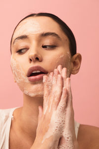 8 Best Natural Makeup Removers for Taking The Day Off-The Detox Market