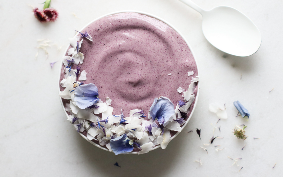 Recipe: Blueberry & Flax Glowing Skin Smoothie Bowl
