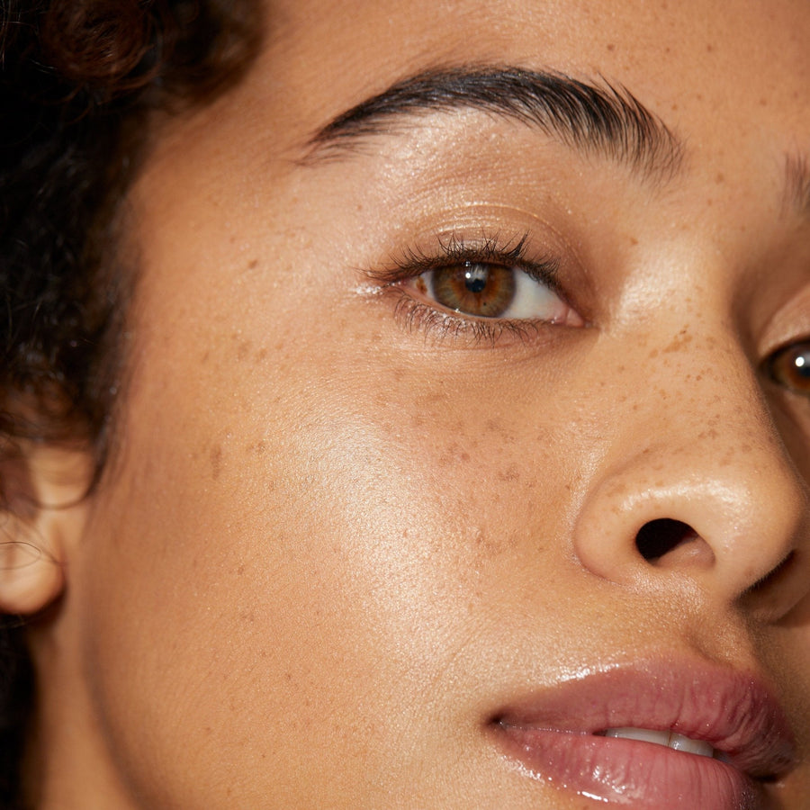 The Best Natural Highlighters for an Effortless Glow