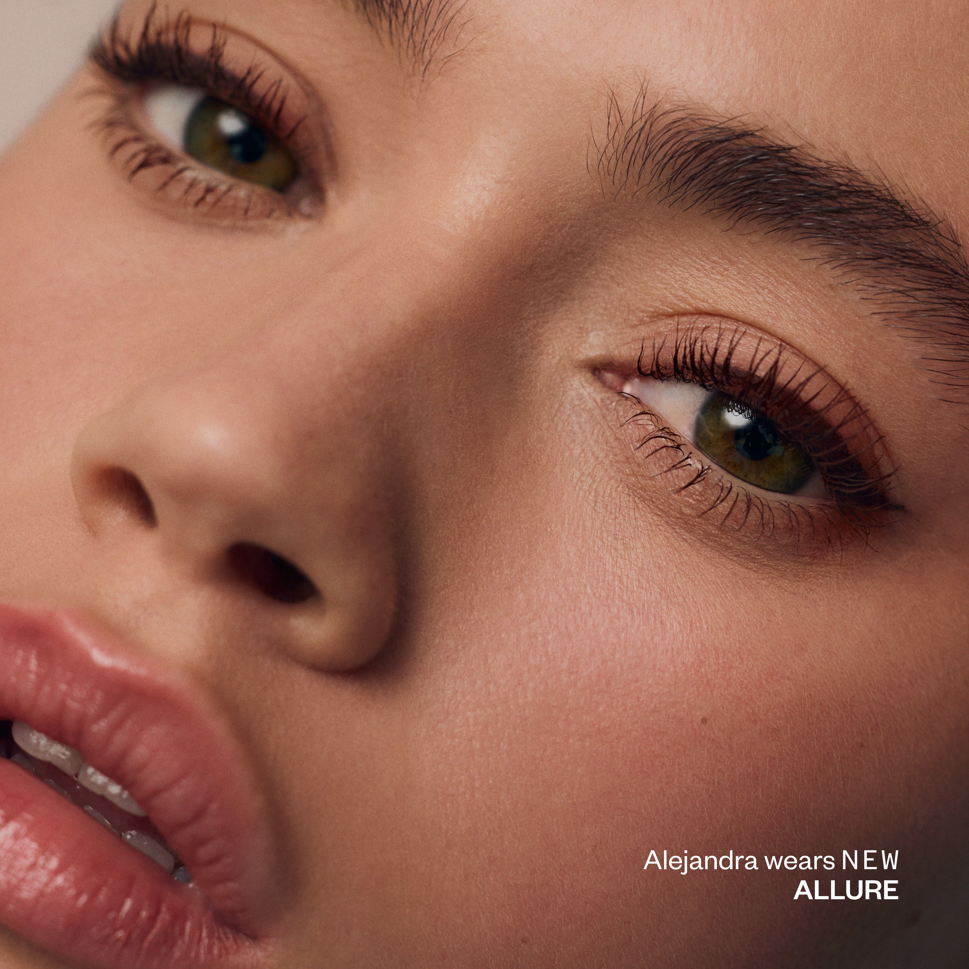 Kosas-Soulgazer Mascara Hypnotize-Makeup-02_Kosas_FullSize_Soulgazer-Mascara_PDP_NA_ModelMacro_ALLURE_85e776d0-1d68-418b-8297-c3ecf0902fd1-The Detox Market | Allure - Dark Brown