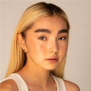 Buriti Bronzer - Makeup - RMS Beauty - RMS_BB1_BURITI_BRONZER_MODEL1 - The Detox Market | Buriti Bronzer