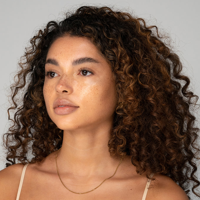 Buriti Bronzer - Makeup - RMS Beauty - RMS_BB1_BURITI_BRONZER_MODEL2 - The Detox Market | Buriti Bronzer