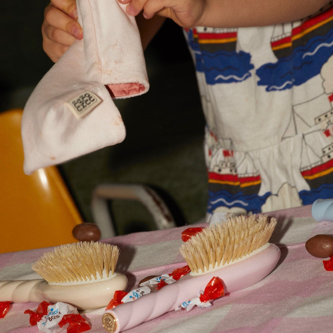 La Bonne Brosse-N06 The Baby Hair Brush My First Brush - Pink-Hair-0739876C-7F80-49F4-8C15-16DDB577DED5-The Detox Market | 