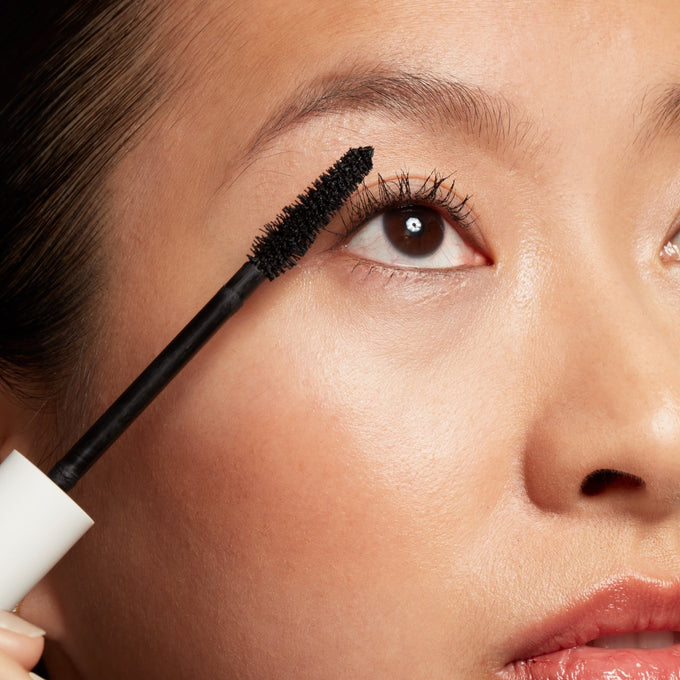 Goop-Featherlash Lifting Serum Mascara-Makeup-20240104BC_MASCARA_STAFFERS_SUSHIILIU_1797-The Detox Market | 