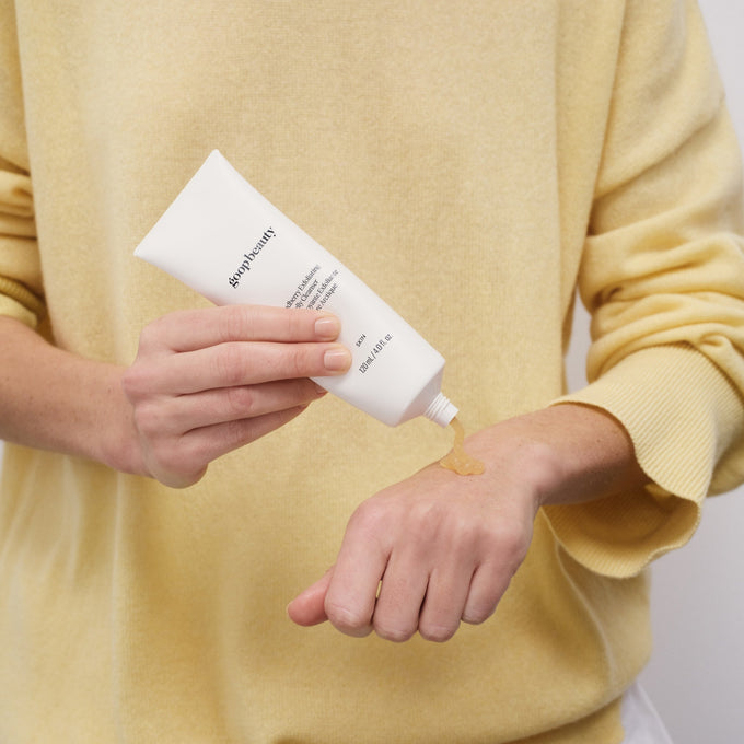 Goop-GOOPGLOW Cloudberry Exfoliating Jelly Cleanser-Skincare-250325_JELLY_CLEANSER_CLOUDBERRY_2-The Detox Market | 