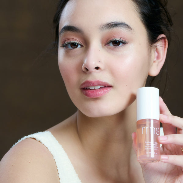 RMS Beauty-Radiance Lock Setting Mist-Makeup-810170740268-SSP1Travel-PACK-MODEL-1-The Detox Market | 