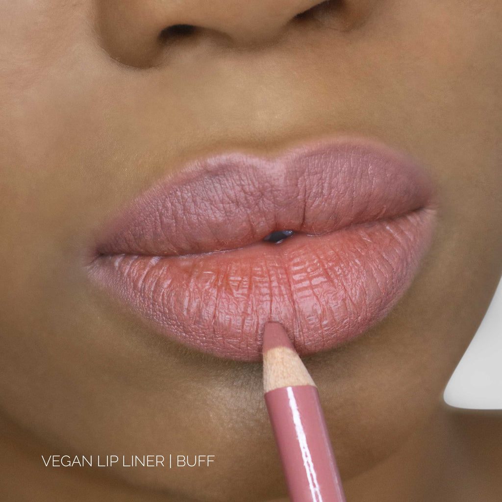 Vegan Lip Liner - Makeup - Fitglow Beauty - Buff_lifestyle_02_B2B - The Detox Market | Buff
