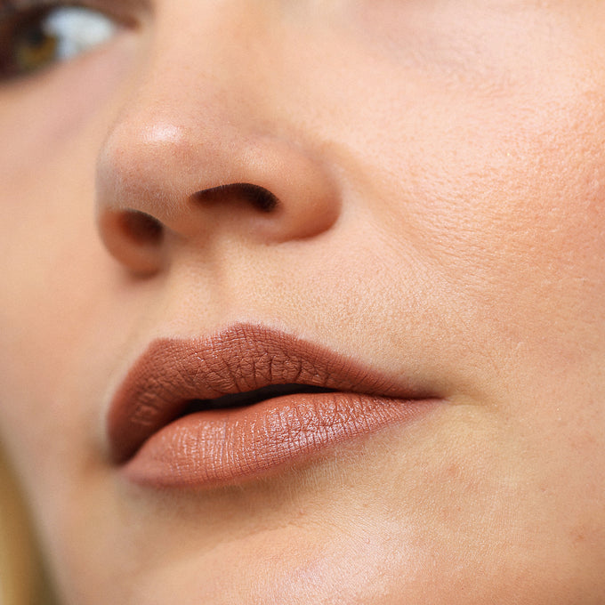 Ere Perez-Coco Crayon-Makeup-ErePerez-CocoCrayon-Muse-1080x1080-WEB-SQ6-The Detox Market | Muse - Pale terracotta