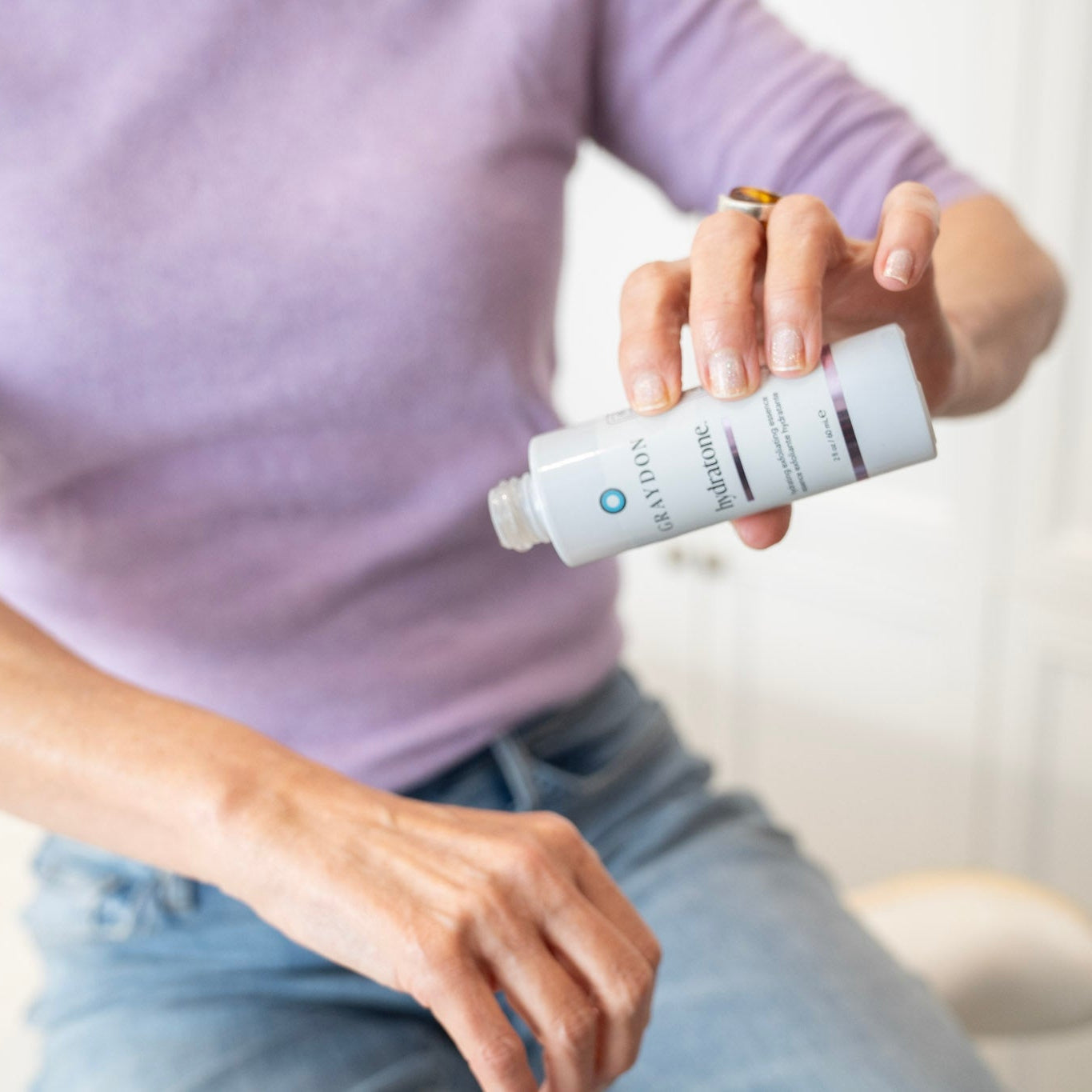 Graydon-Hydratone-Skincare-G-HYDRA-60droppingonarm-The Detox Market | 