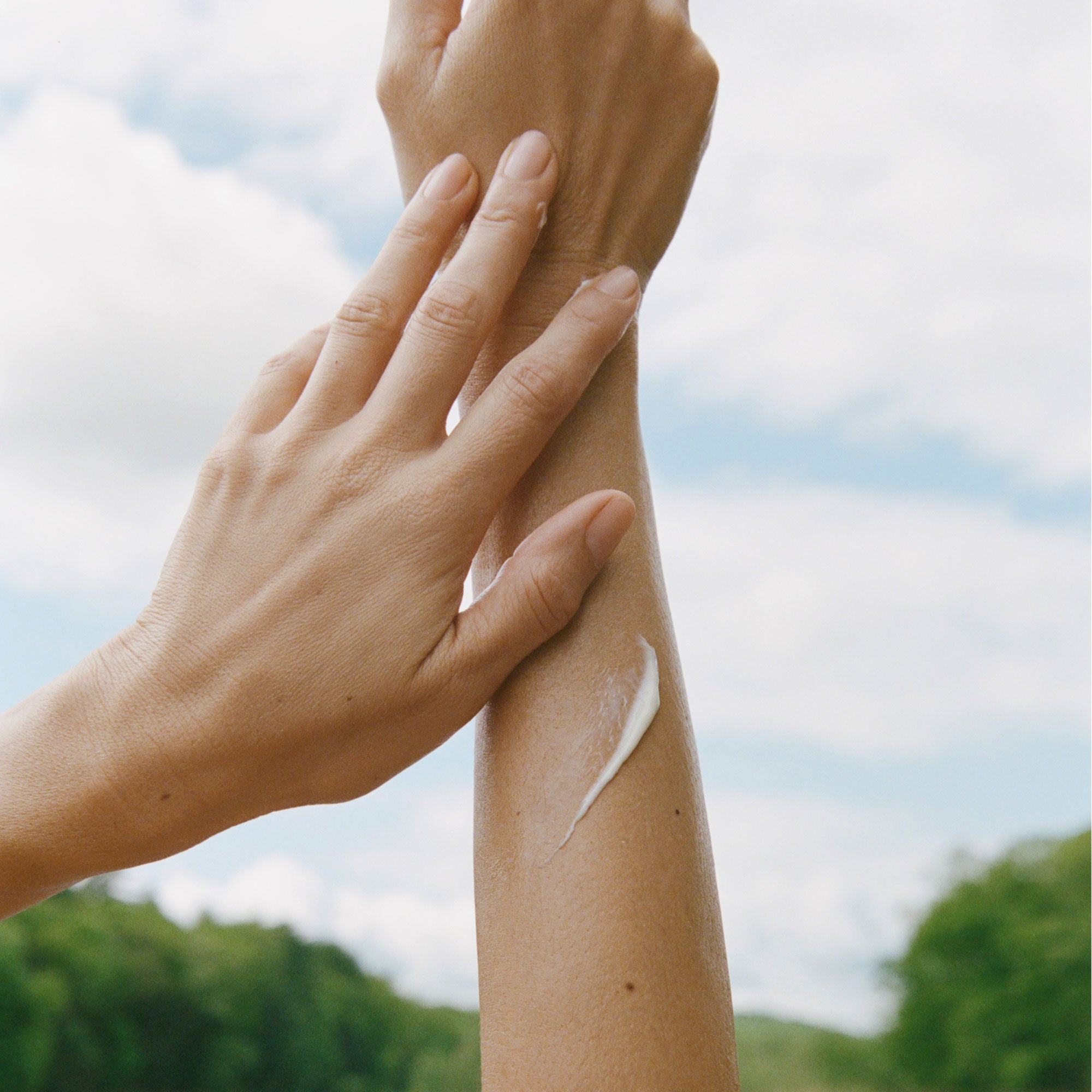 Ursa Major-Golden Hour Body Serum-Body-GoldenHourBodySerum_06_4a13c9ff-7649-44f9-a922-c52703983dc7-The Detox Market | 