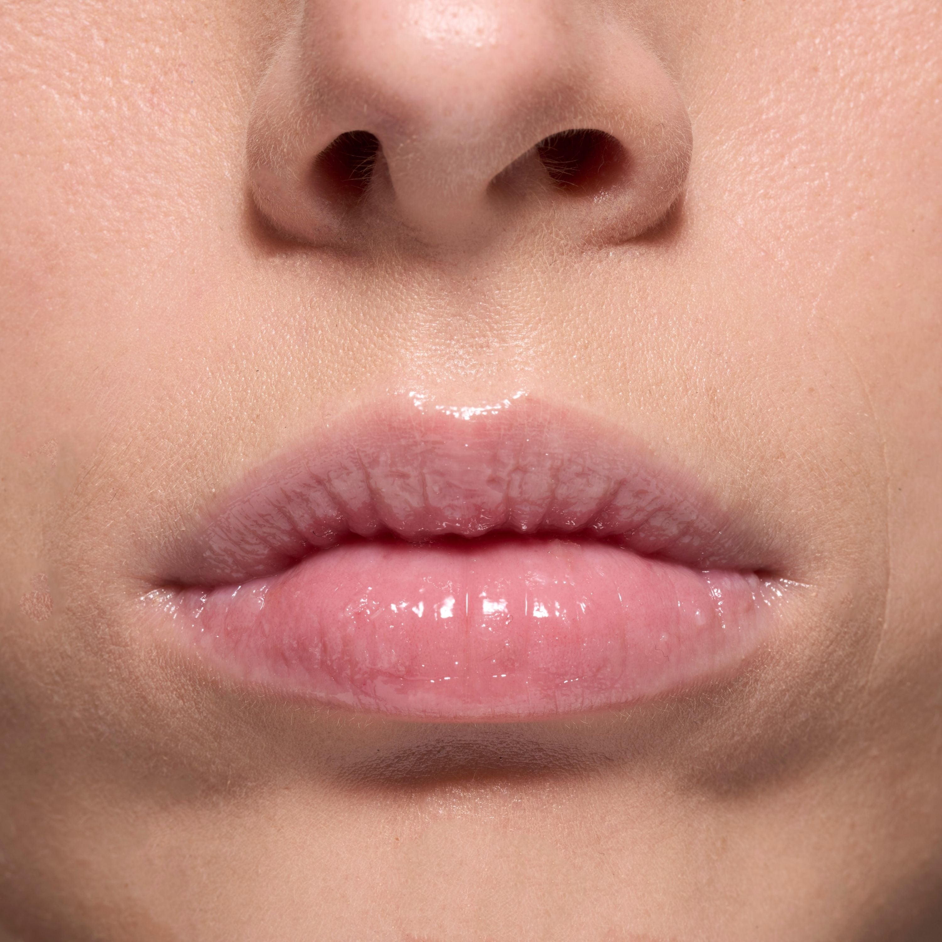 19/99 Beauty-High-Shine Gloss-Makeup-HSG001-4_b0e7c464-19e8-438f-ab44-62f0621ea57e-The Detox Market | Glass