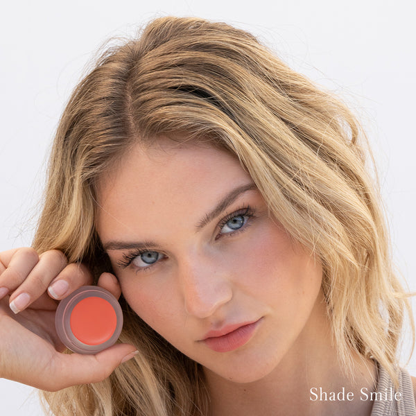 RMS Beauty Lip2cheek - Makeup - RMS Beauty - LIP2CHEEK-MODEL-1-SMILE - The Detox Market | Smile