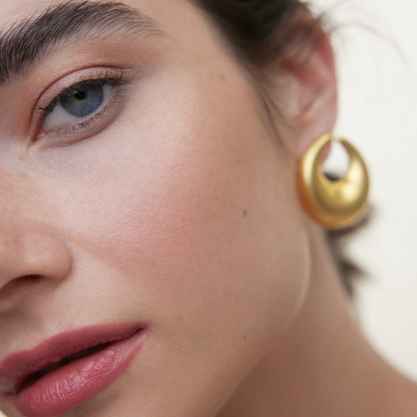 Wonderblush-La Lumière Liquid Eye Shadow-Makeup-LOOK_6_SARA_EYES_LaLumiere_RoseDore_2652-The Detox Market | Rose Dore - Rose gold with a hint of mauve
