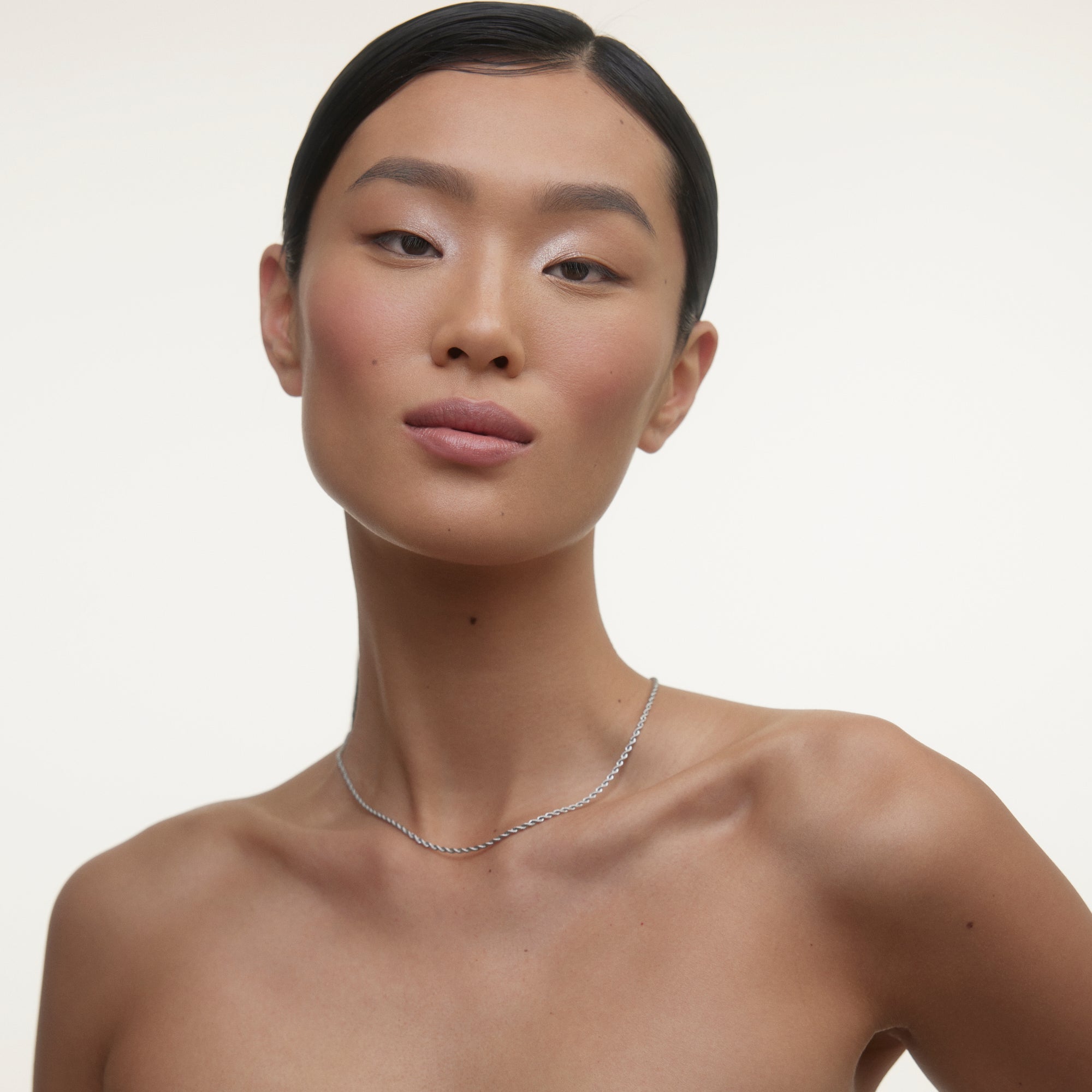 Wonderblush-La Lumière Liquid Eye Shadow-Makeup-LOOK_6_SASHA_EYES_LaLumiere_Perle_2665-The Detox Market | Perle - Pearl