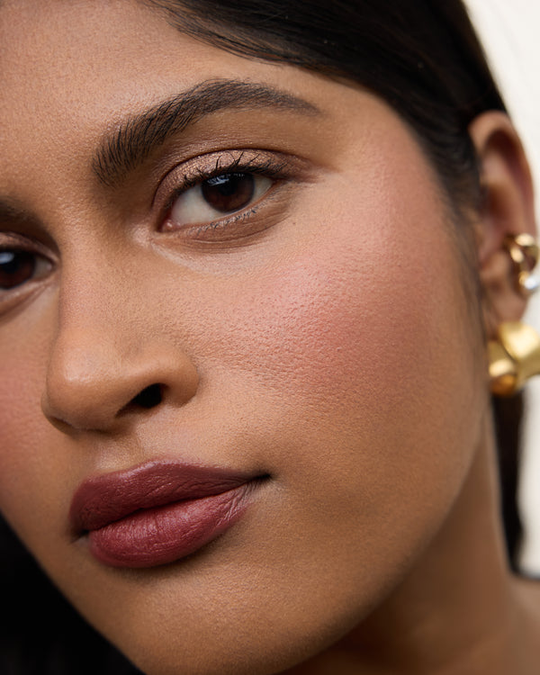 Wonderblush-La Lumière Liquid Eye Shadow-Makeup-LaLumiere-ModelDarkSkin-Bronze_8fc2e235-33ea-4941-b0b6-04e70fa634fd-The Detox Market | 