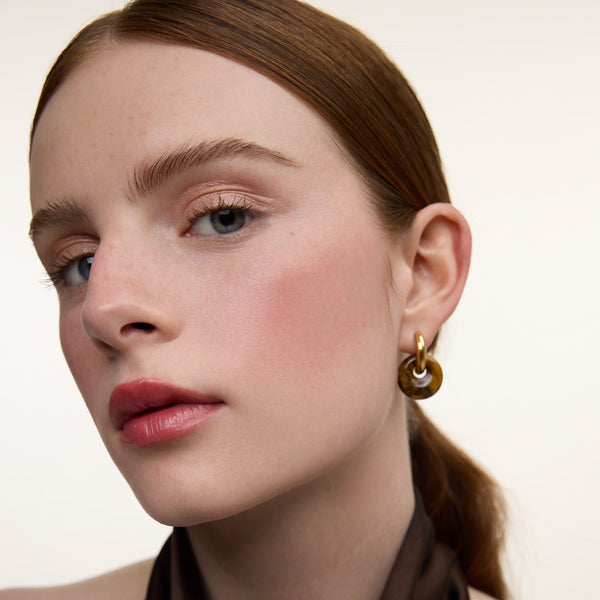 Wonderblush-Le Baume Tinted Lip Balm-Makeup-LeBaume-ModelLightSkin-Aurore_8411ba61-eb0c-4fd8-9491-89c12aa57476-The Detox Market | 
