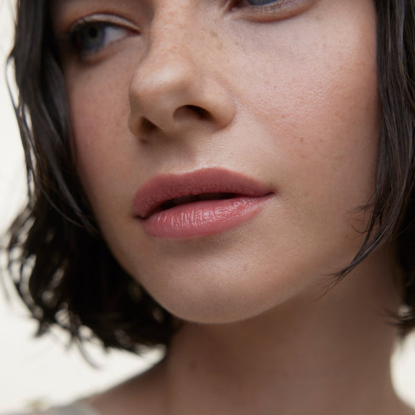 Wonderblush-Le Baume Tinted Lip Balm-Makeup-LeBaume-ModelLightSkin-Petale-The Detox Market | Petale - Petal Pink