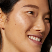 Minori-No Makeup Glow Kit-Makeup-MINORI_CREAMHIGHLIGHTER_CHAMPAGNE_MODEL02_1_1-The Detox Market | 