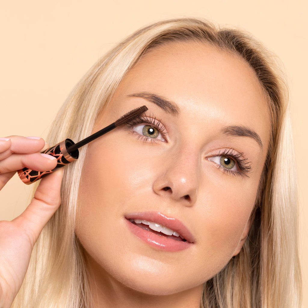 Eyes That TOK Mascara - Makeup - TOK Beauty - MascaraBrown-ModelA1 - The Detox Market | Brown