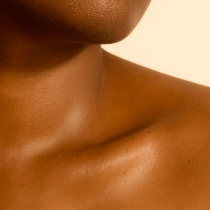 True Botanicals-Phyto-Retinol Anti-Aging Body Lotion-Body-Model_Phyto-BodyLotion_2048x2048_c2ed9ac5-45f7-4e86-b8e0-1de2aabc4ea1-The Detox Market | 