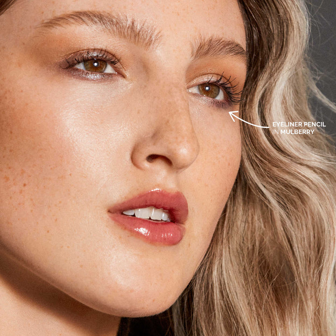 Vegan Eye Liner - Makeup - Fitglow Beauty - Mulberry_lifestyle_01_B2B - The Detox Market | Mulberry