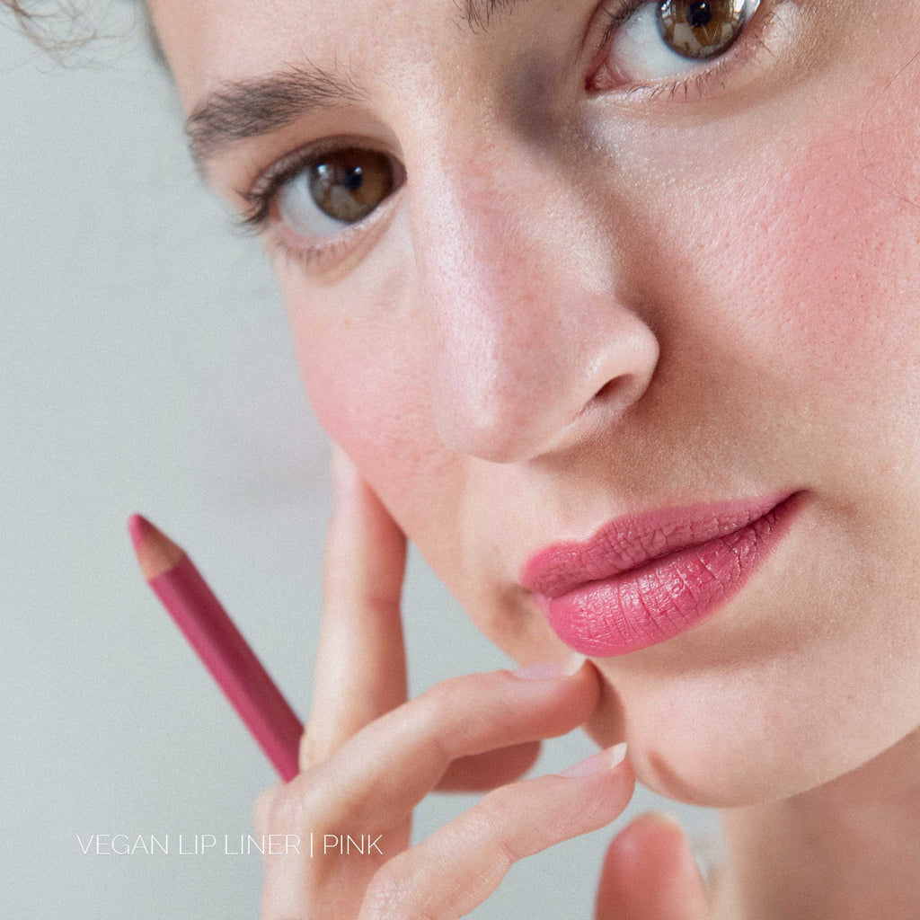 Vegan Lip Liner - Makeup - Fitglow Beauty - Pink_lifestyle_B2B - The Detox Market | Pink