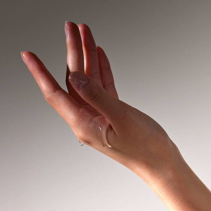 maude-Shine Organic-Wellness-shine_organic_4oz_lifestyle_model_7eaeac16-bea4-445c-9d1a-be940d744f7d-The Detox Market | 