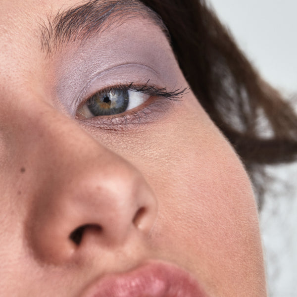 Cream Clay Eyeshadow - Makeup - MOB Beauty - 03_PDP_MOBBEAUTY_CCEM87_LIFESTYLE - The Detox Market | M87 dove grey