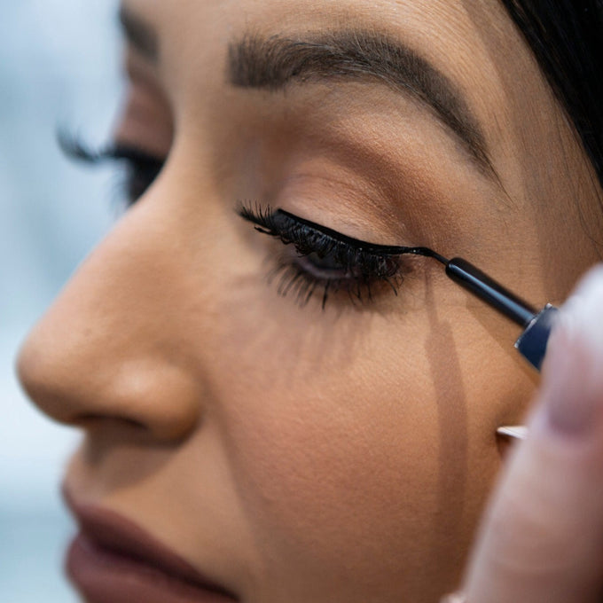 Nourish & Line Liquid Eyeliner - Makeup - Plume - Applying-Liner2-220128 - The Detox Market | 