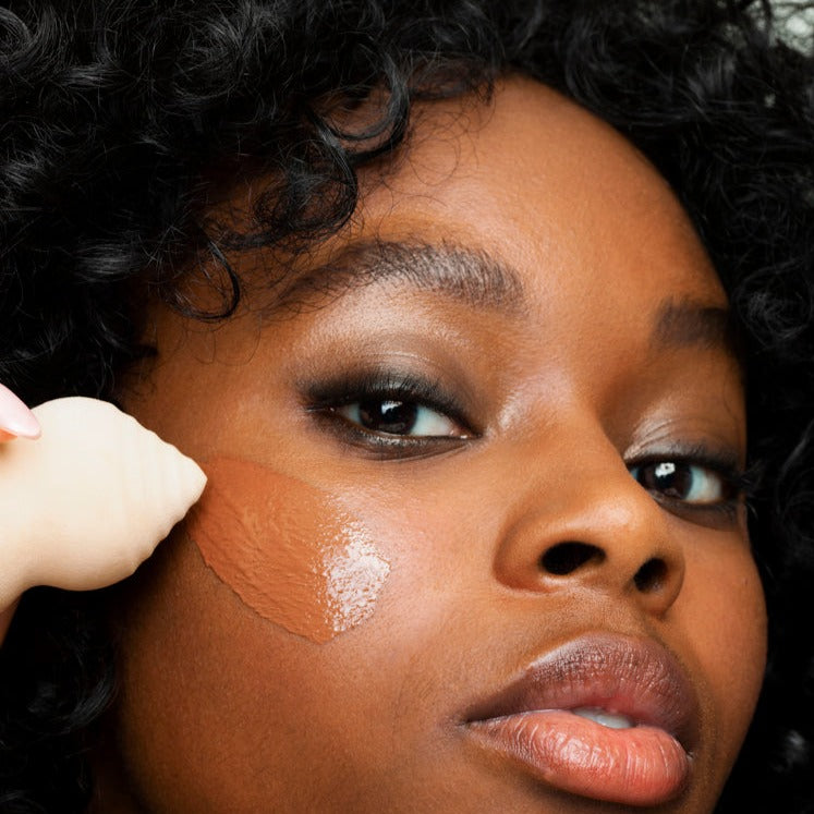 Skin2Skin Beauty Sponge - Makeup - RMS Beauty - RMS_SPONGE_MODEL - The Detox Market | 