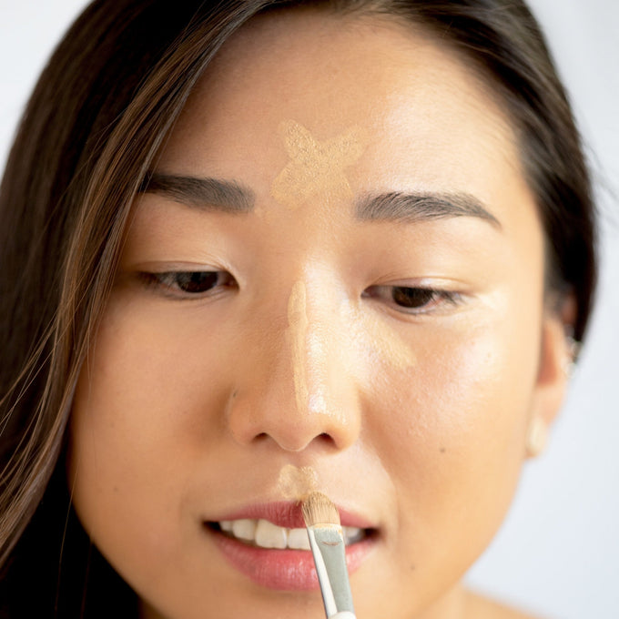 Lychee Crème Corrector - Makeup - Ere Perez - ere-perez-Alicia-look4-07 - The Detox Market | Dos – Honey Beige