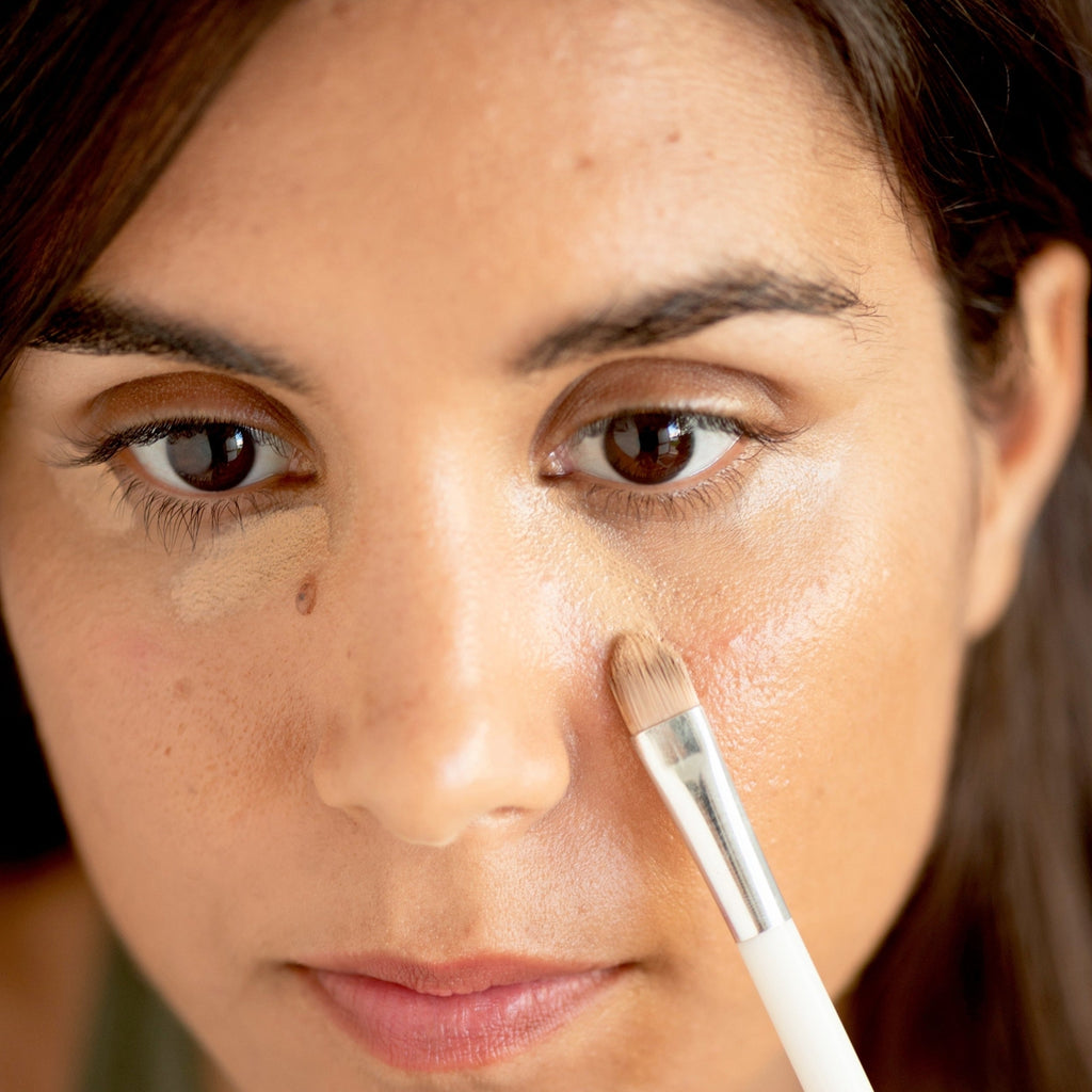 Lychee Crème Corrector - Makeup - Ere Perez - ere-perez-Ana-look2-after01 - The Detox Market | Cuatro – Soft Flax